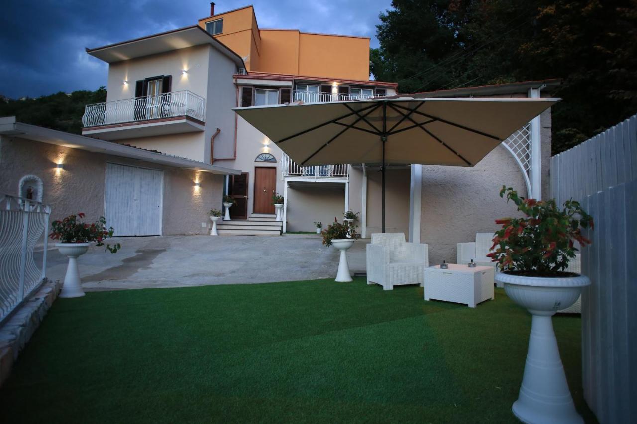 B&B Micanto Casola di Napoli Exteriér fotografie