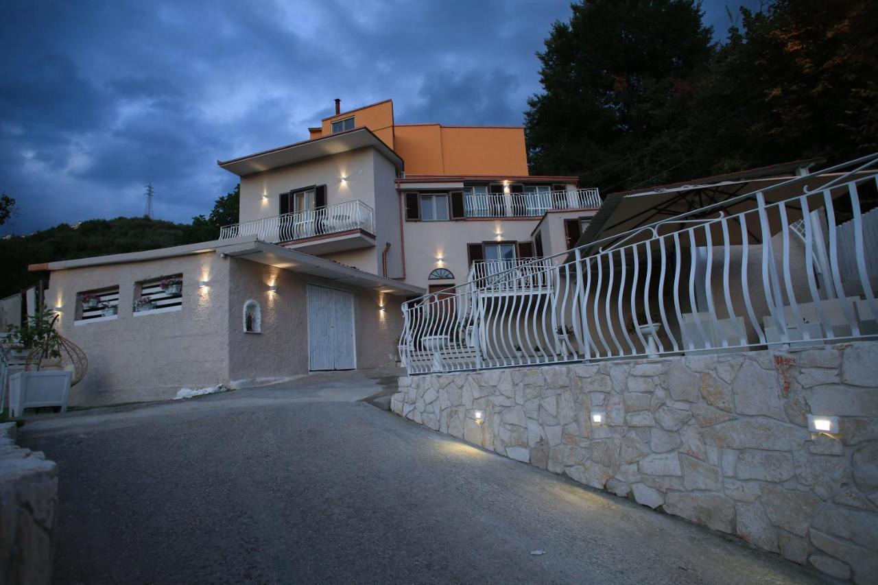 B&B Micanto Casola di Napoli Exteriér fotografie